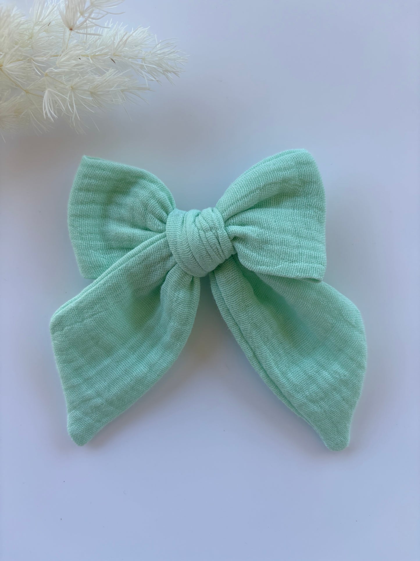 Minty Macie Bow