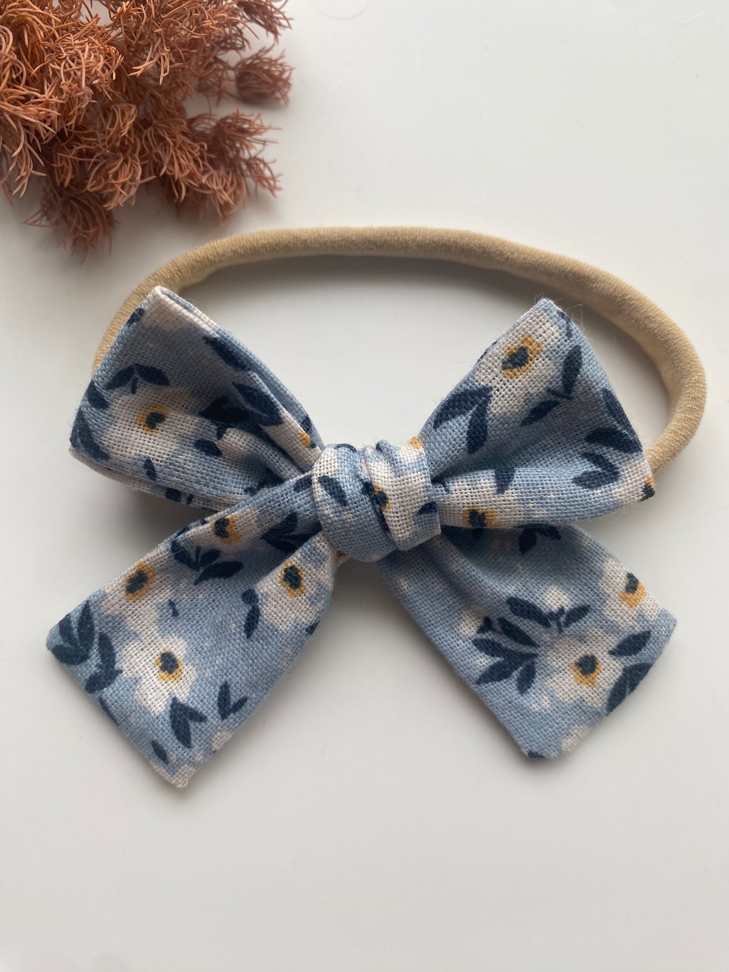 Frosty Floral Mimmy Bow