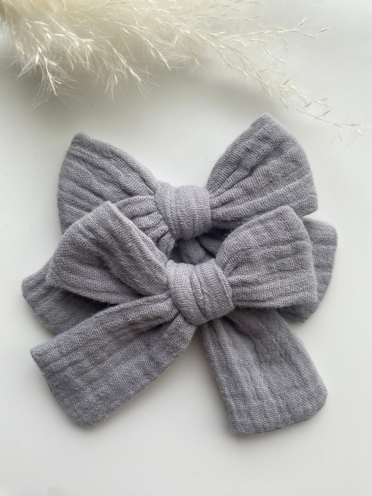 Grey Mimmy Bow