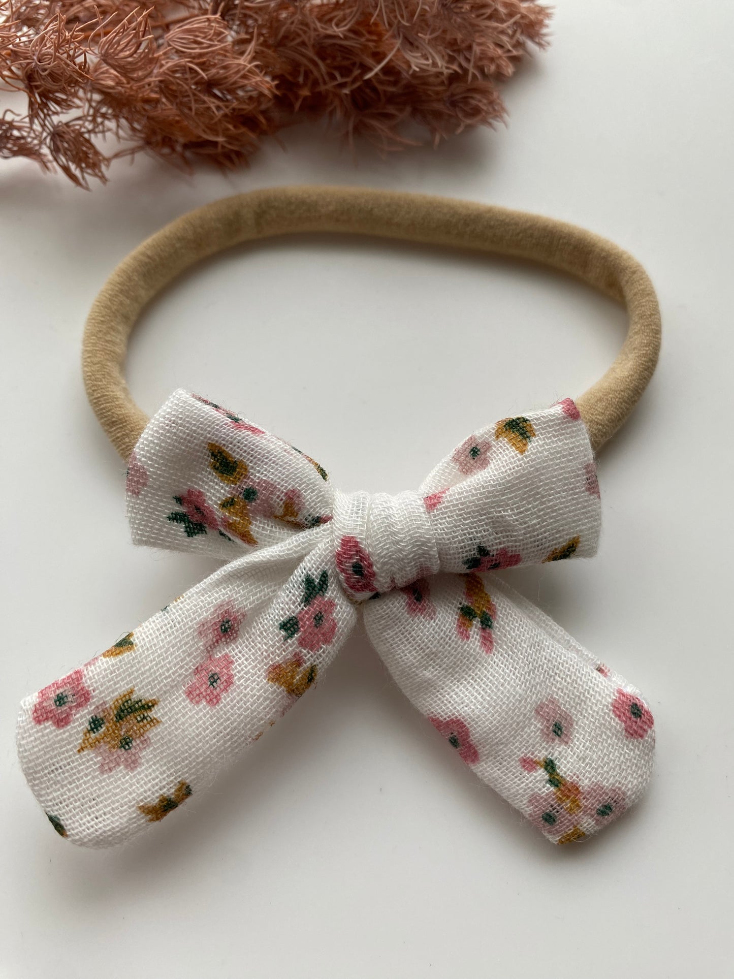 Pretty Daisies Imogen Bow