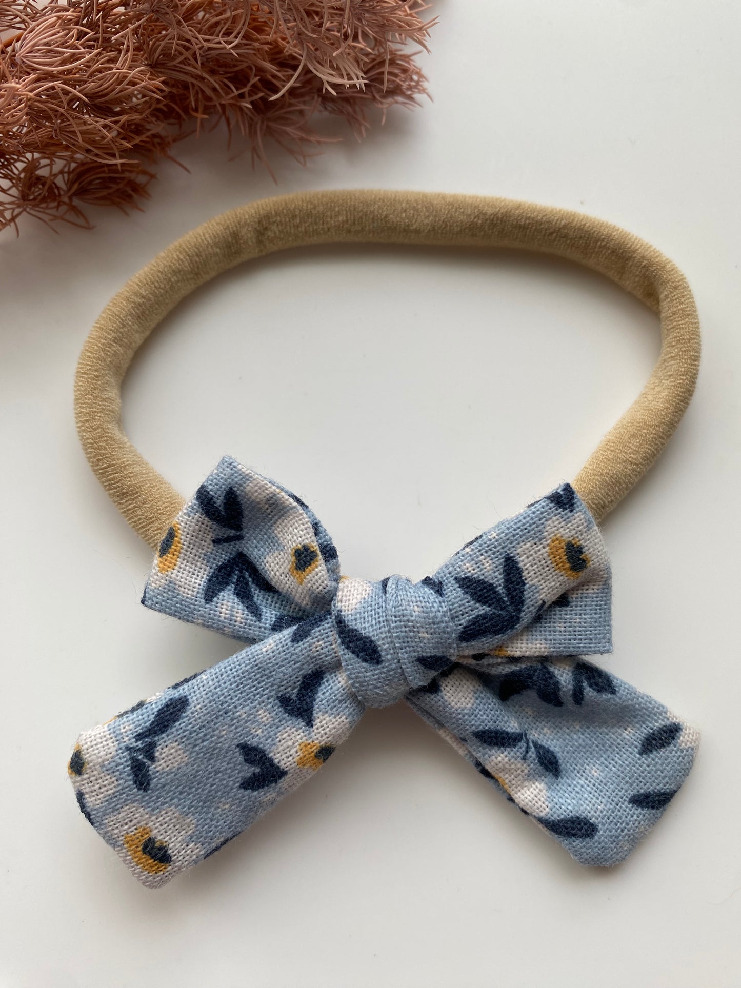 Frosty Floral Imogen Bow