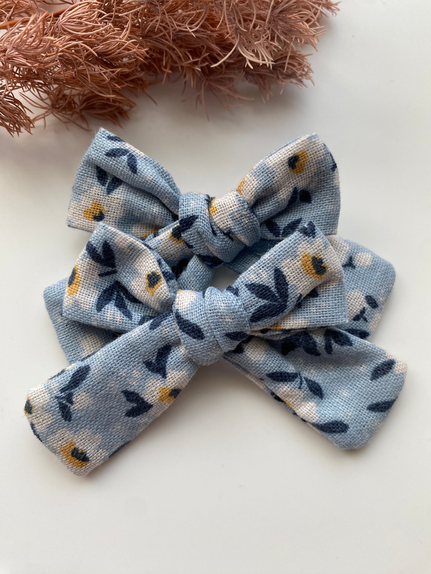 Frosty Floral Imogen Bow