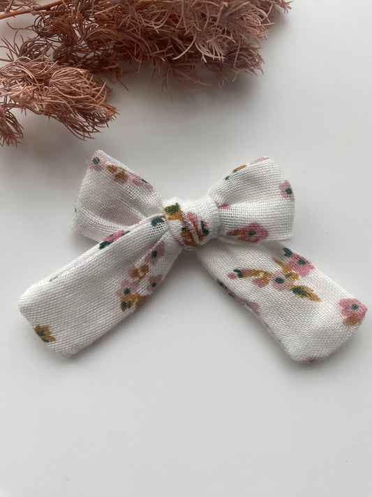 Pretty Daisies Imogen Bow