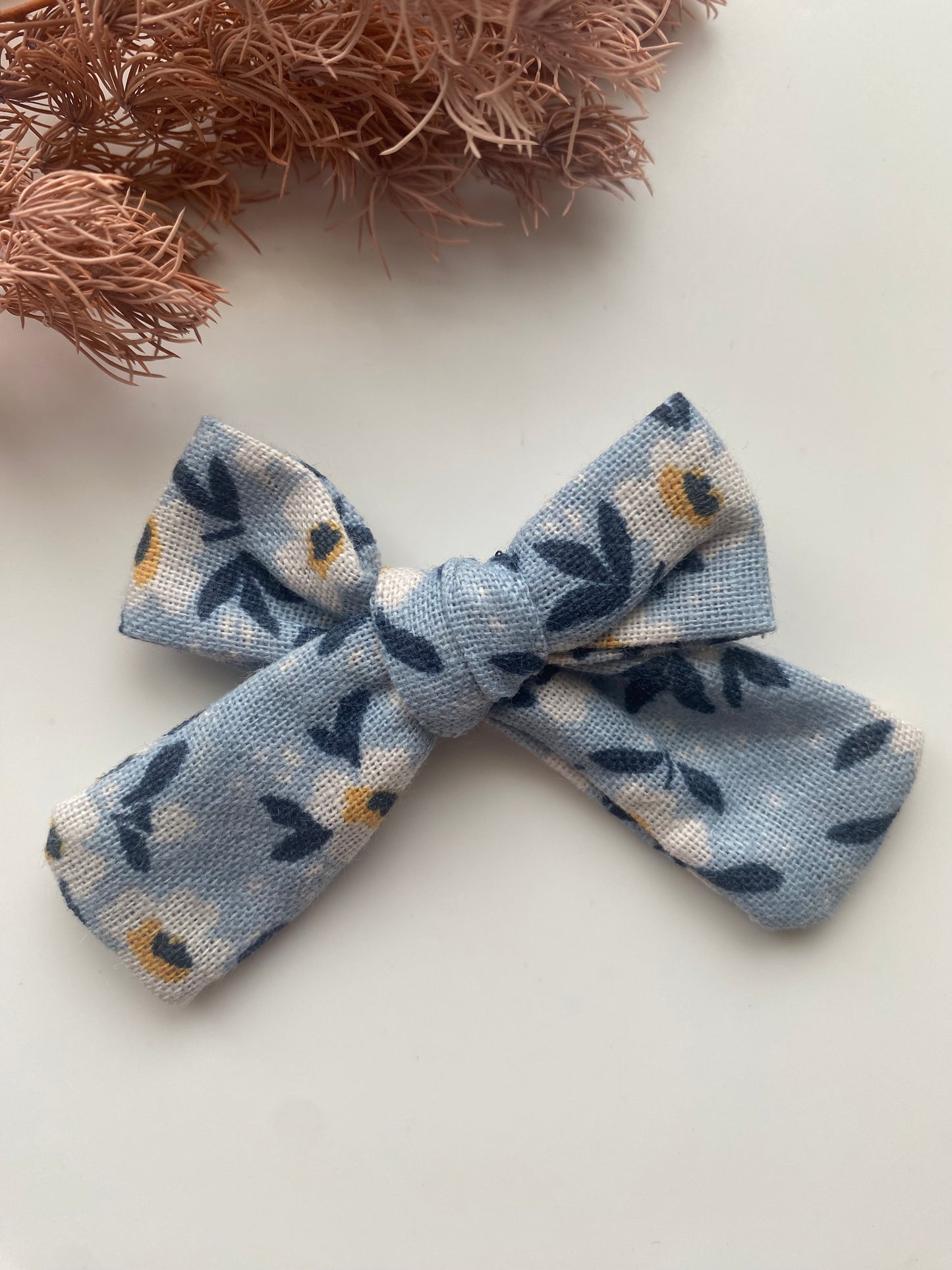 Frosty Floral Imogen Bow